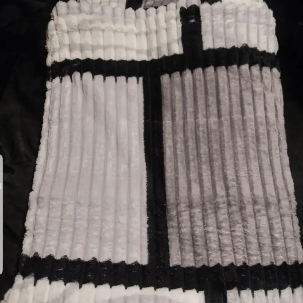 1pc Checkered Twin Plush Throw Blanket Bedding NWT